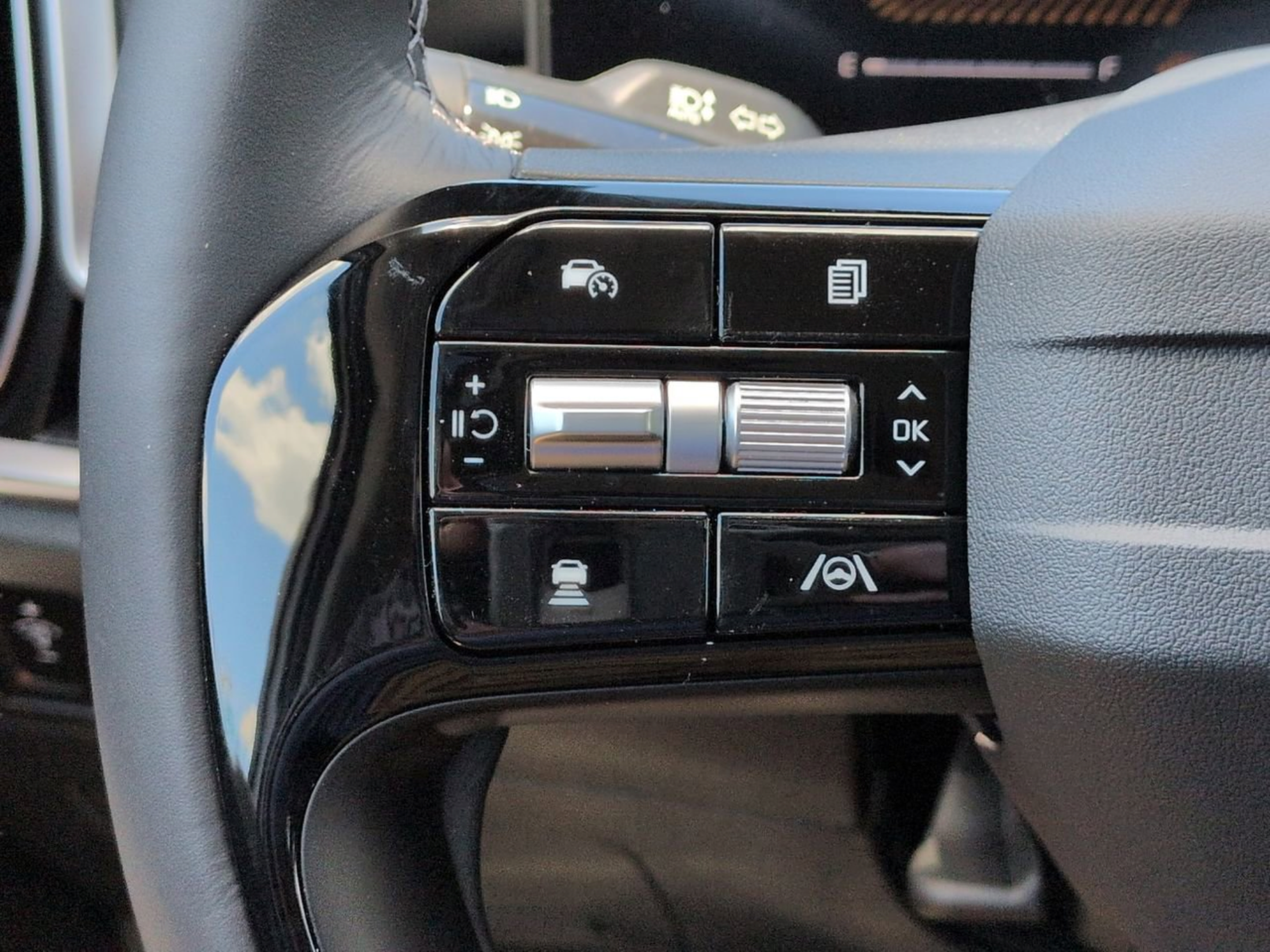 New 2026 Kia Sorento LX FWD image 29