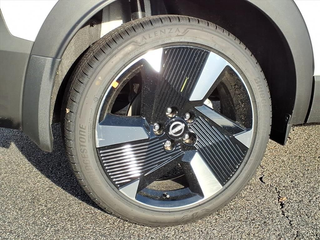 New 2026 Nissan Kicks SR w/ Cold Weather Package image 6