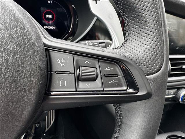 New 2025 Alfa Romeo Giulia AWD w/ Veloce Package AWD image 28