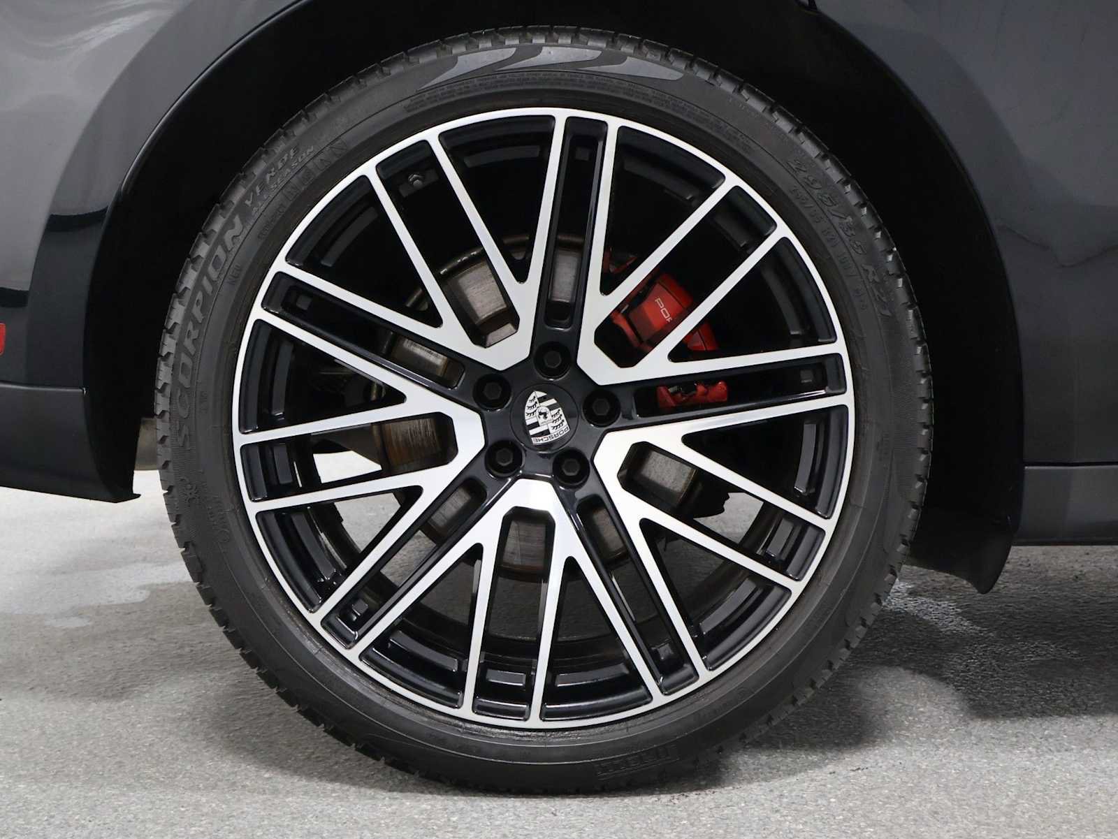Certified 2023 Porsche Macan S AWD/4WD image 35