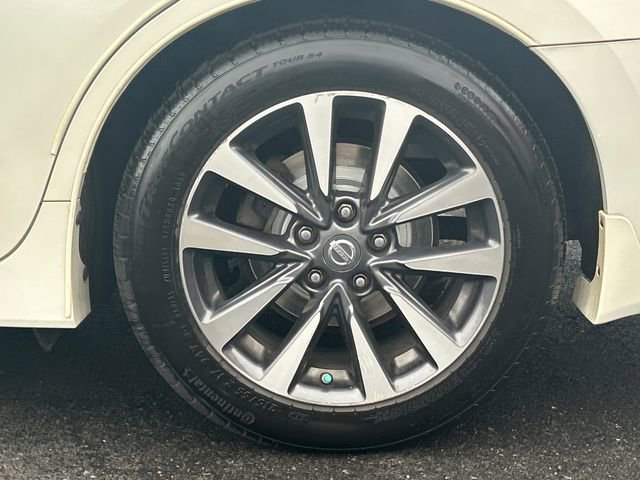Used 2017 Nissan Altima 2.5 SL w/ 2.5 Technology Package FWD image 29