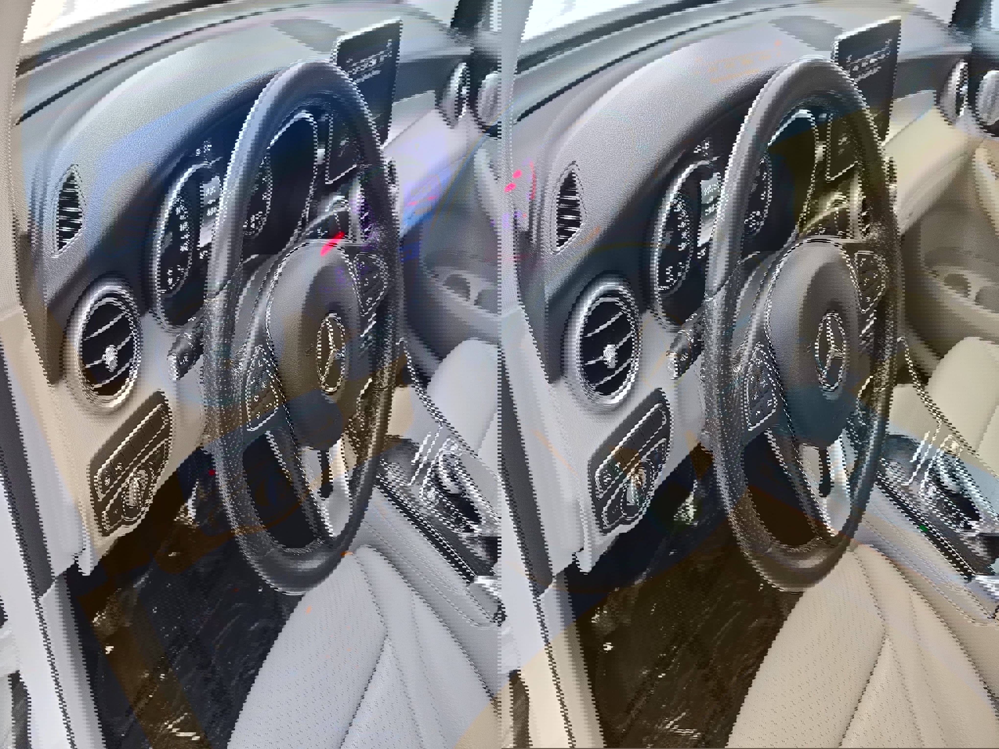 Used 2017 Mercedes-Benz GLC 300 4MATIC image 16