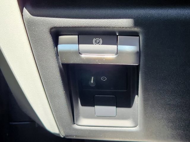 Used 2024 Land Rover Defender 130 S image 21