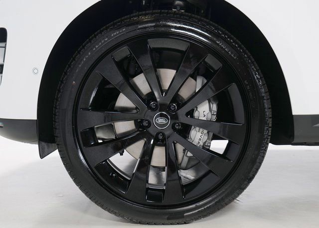 New 2025 Land Rover Range Rover Sport SE image 9