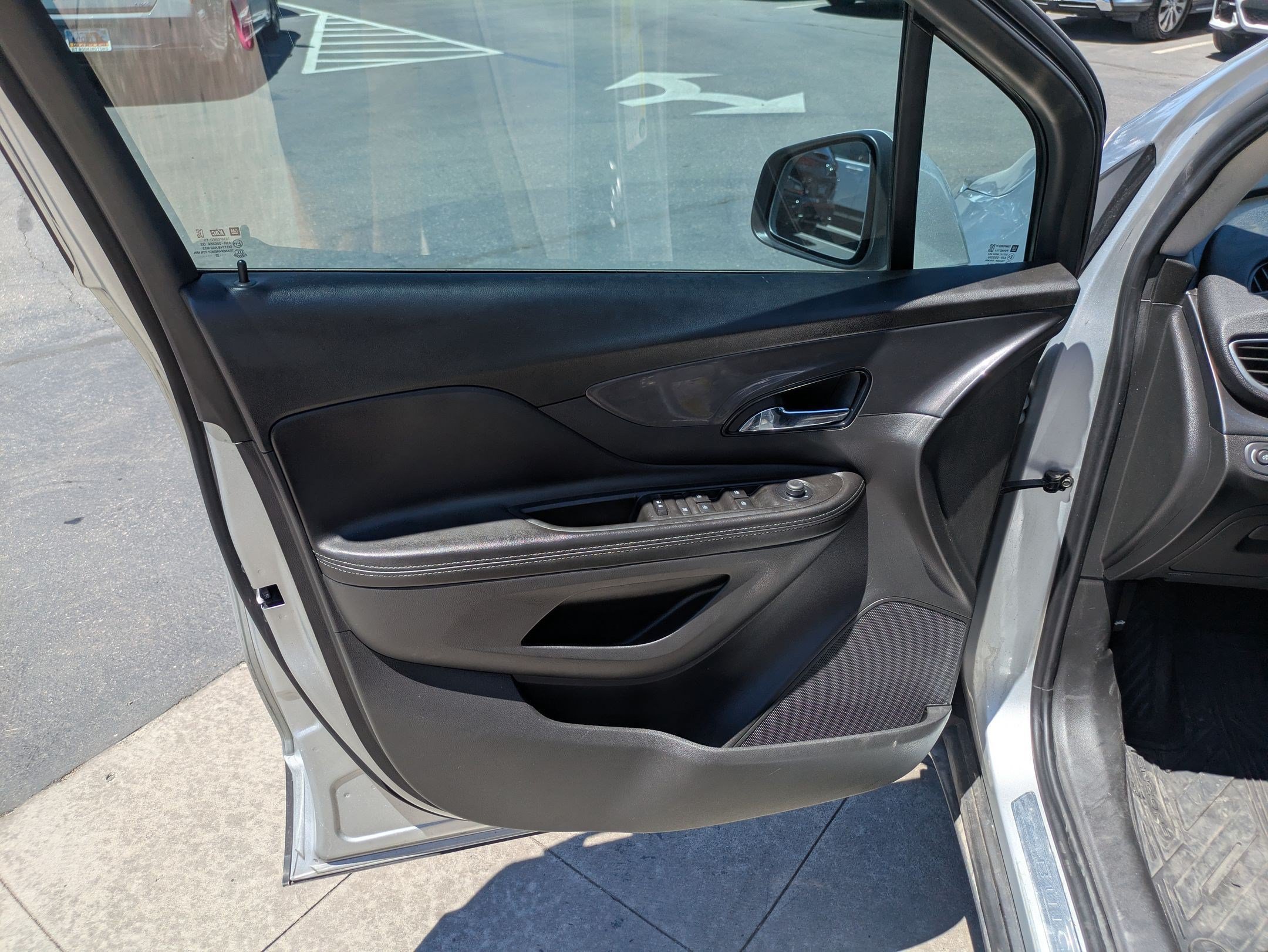 Used 2022 Buick Encore Preferred w/ Safety Package AWD/4WD image 14
