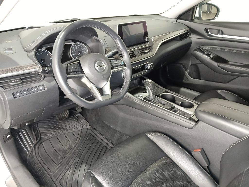 Used 2020 Nissan Altima 2.0 Platinum FWD image 14