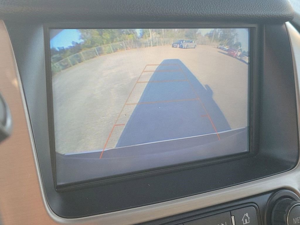 Used 2020 GMC Yukon Denali w/ Denali Premium Package image 28