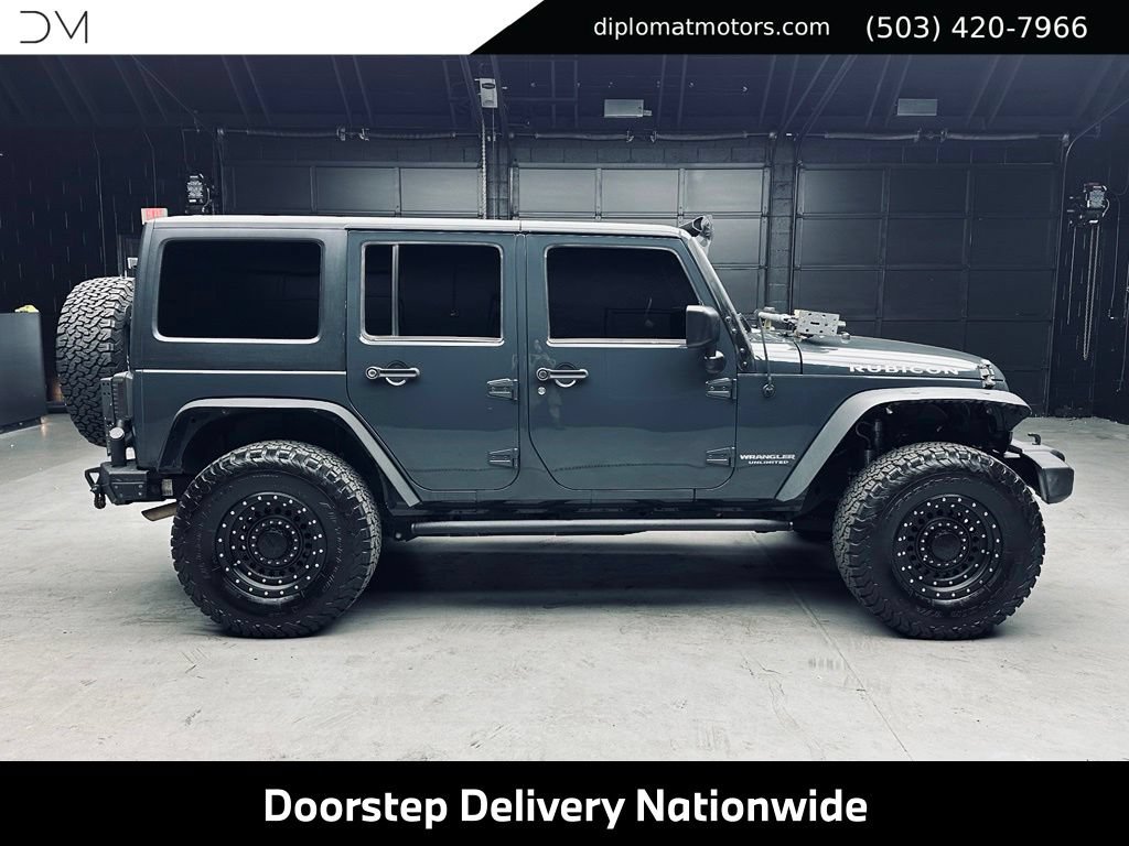 Used 2017 Jeep Wrangler Unlimited Rubicon w/ Connectivity Group AWD/4WD image 8