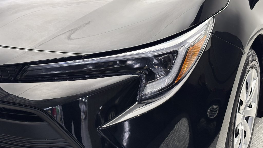 Used 2026 Toyota Corolla LE AWD/4WD image 3