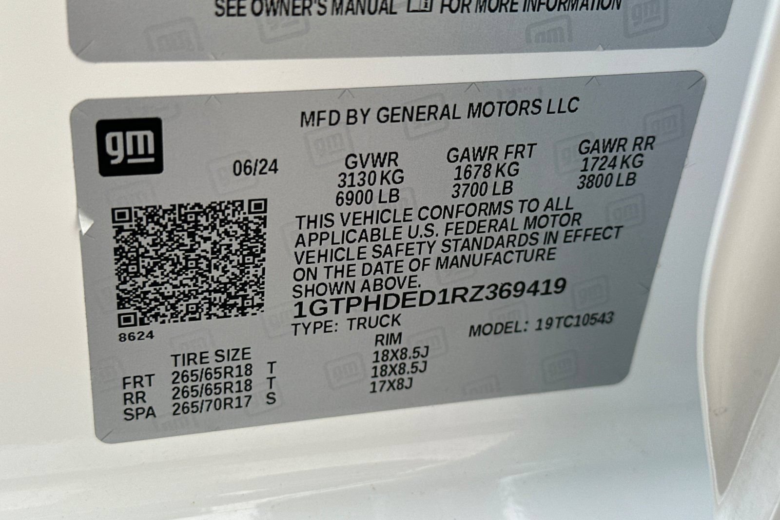 Certified 2024 GMC Sierra 1500 SLT RWD image 39