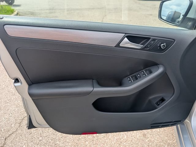 Used 2013 Volkswagen Jetta TDI FWD image 9