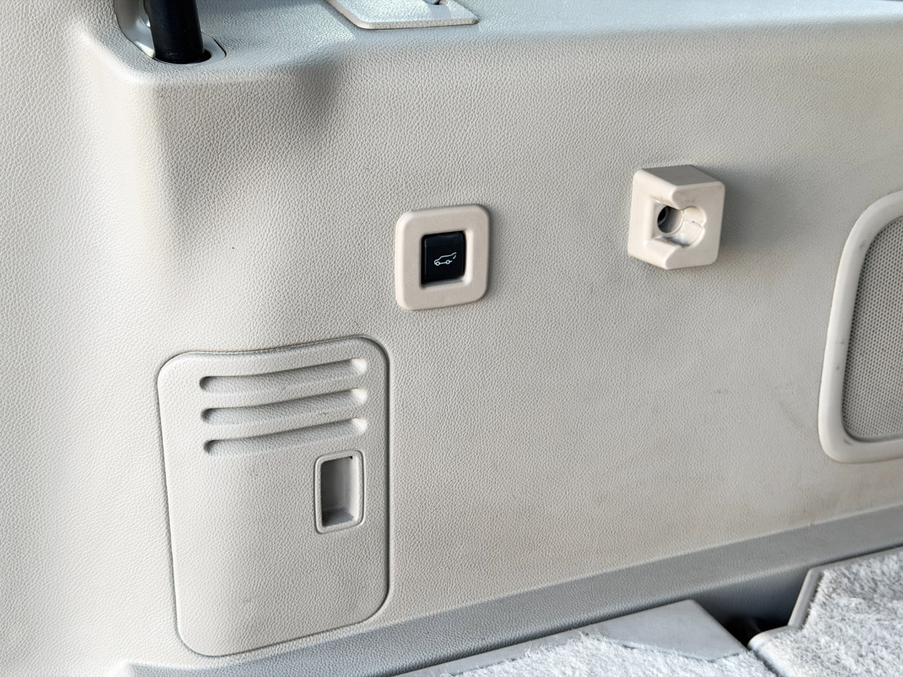 Used 2015 Lincoln Navigator L 4WD image 38