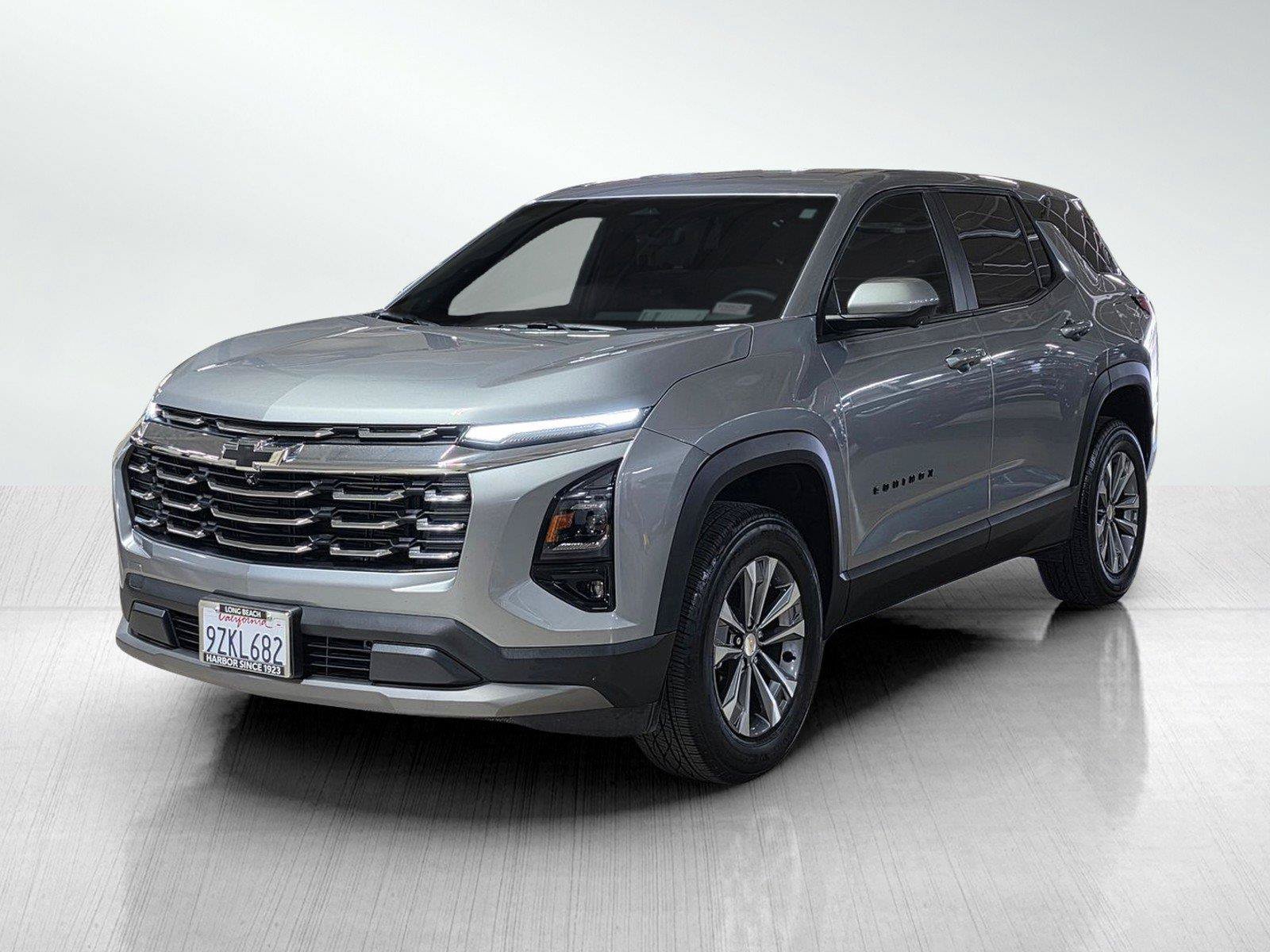 Used 2026 Chevrolet Equinox LT w/ Safety and Technology Package FWD image 3