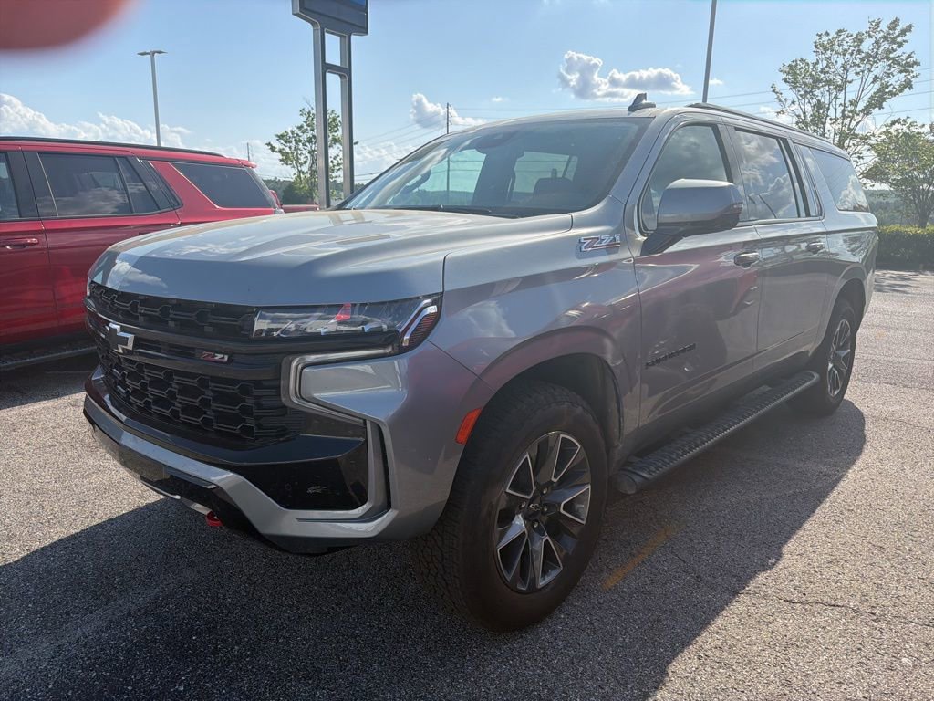 Used 2023 Chevrolet Suburban Z71 w/ Luxury Package AWD/4WD image 1