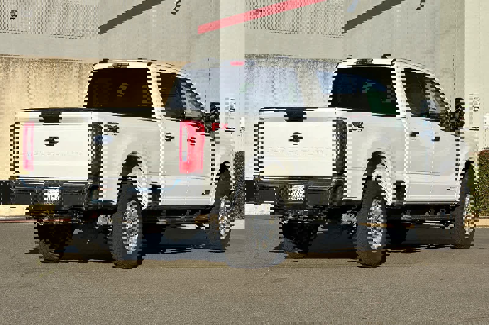 Used 2024 Ford F250 XLT w/ FX4 Off-Road Package image 2