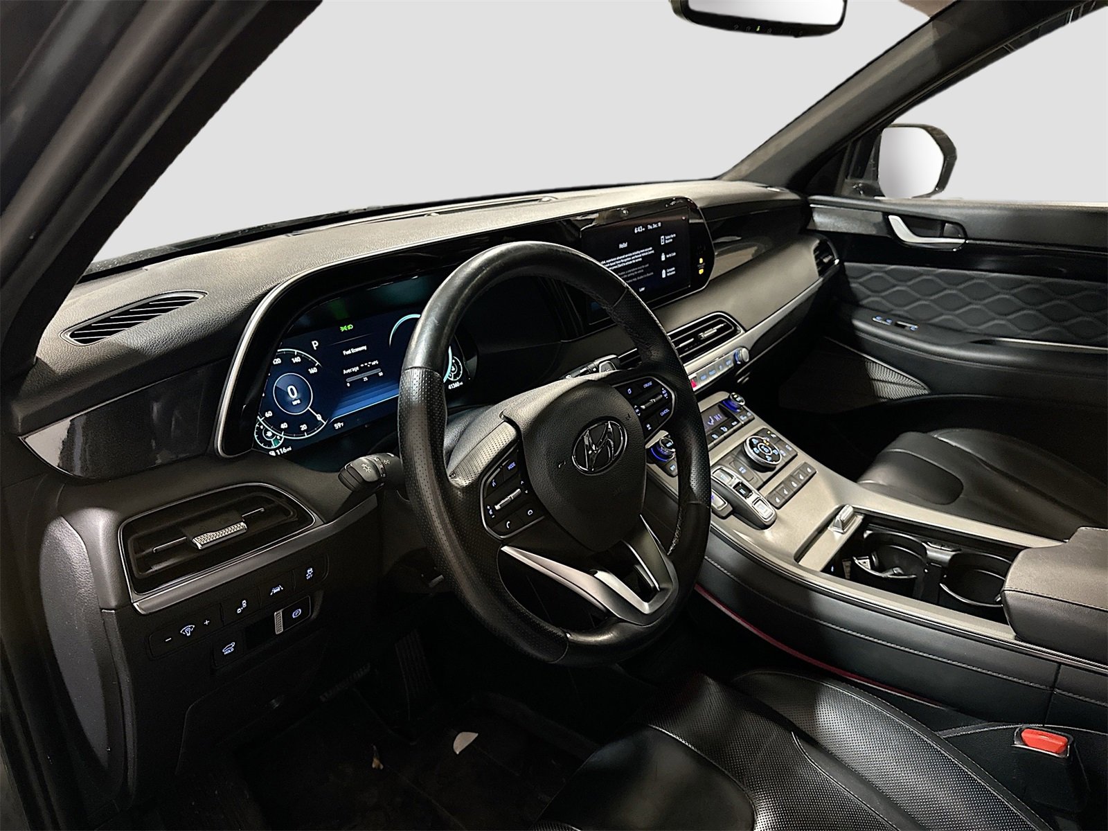 Used 2022 Hyundai Palisade Calligraphy w/ Winter Package image 9