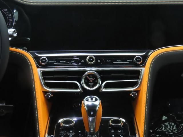 Used 2025 Bentley Flying Spur Plug-In Hybrid AWD/4WD image 14