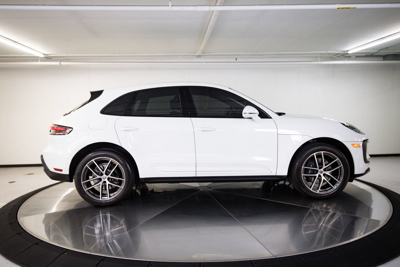 Certified 2023 Porsche Macan AWD/4WD image 8