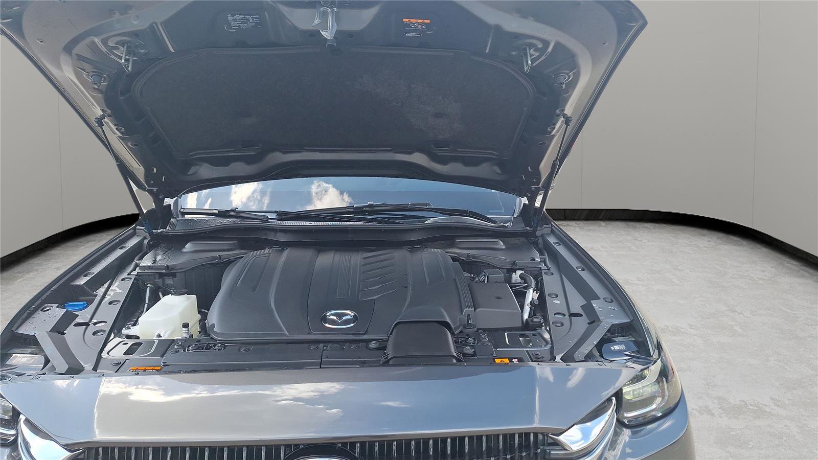 Used 2024 MAZDA CX-90 3.3 Turbo w/ Preferred Package image 9