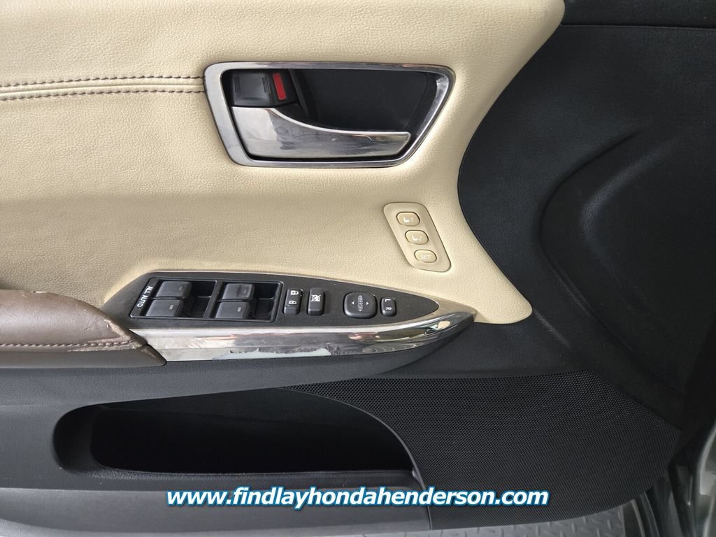 Used 2013 Toyota Avalon Limited FWD image 24