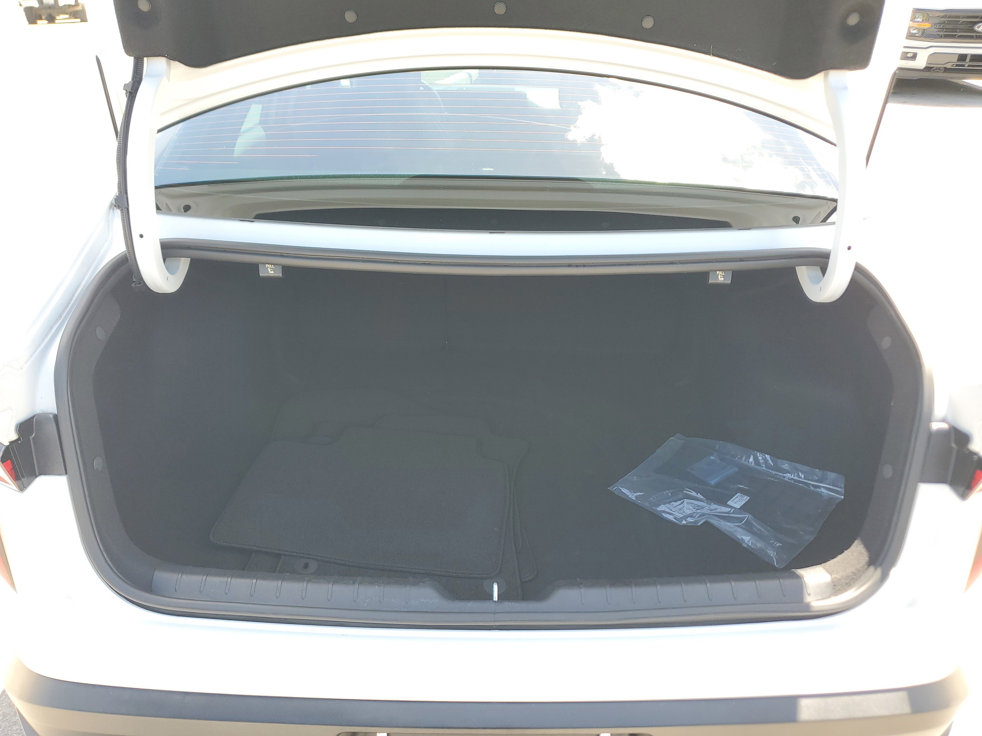 Used 2025 Kia K4 LXS image 28