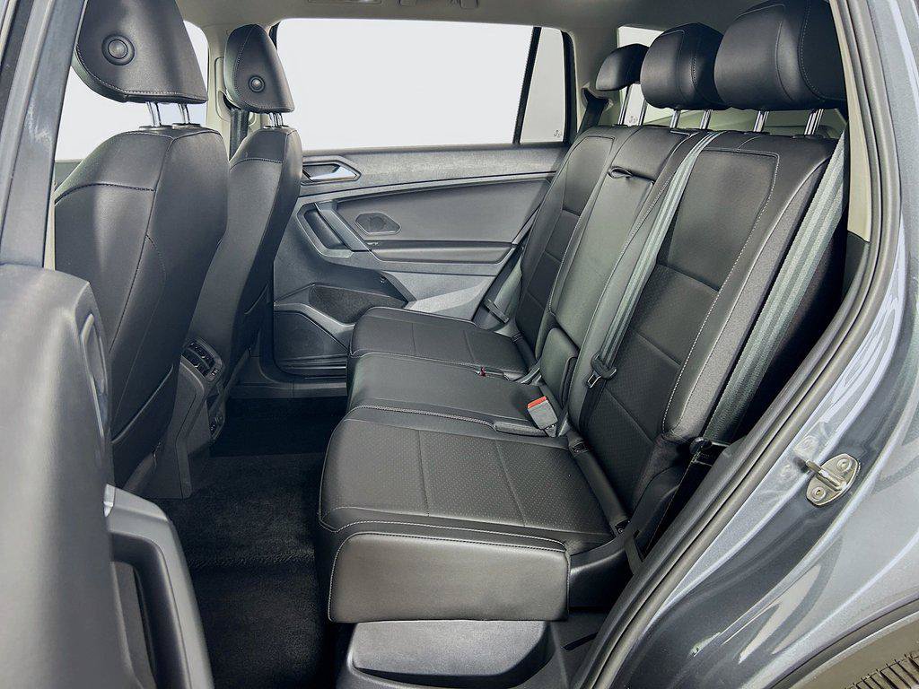Used 2019 Volkswagen Tiguan SEL AWD/4WD image 24