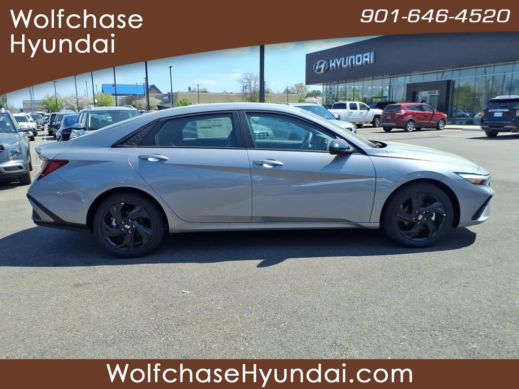 New 2026 Hyundai Elantra Sport FWD image 6