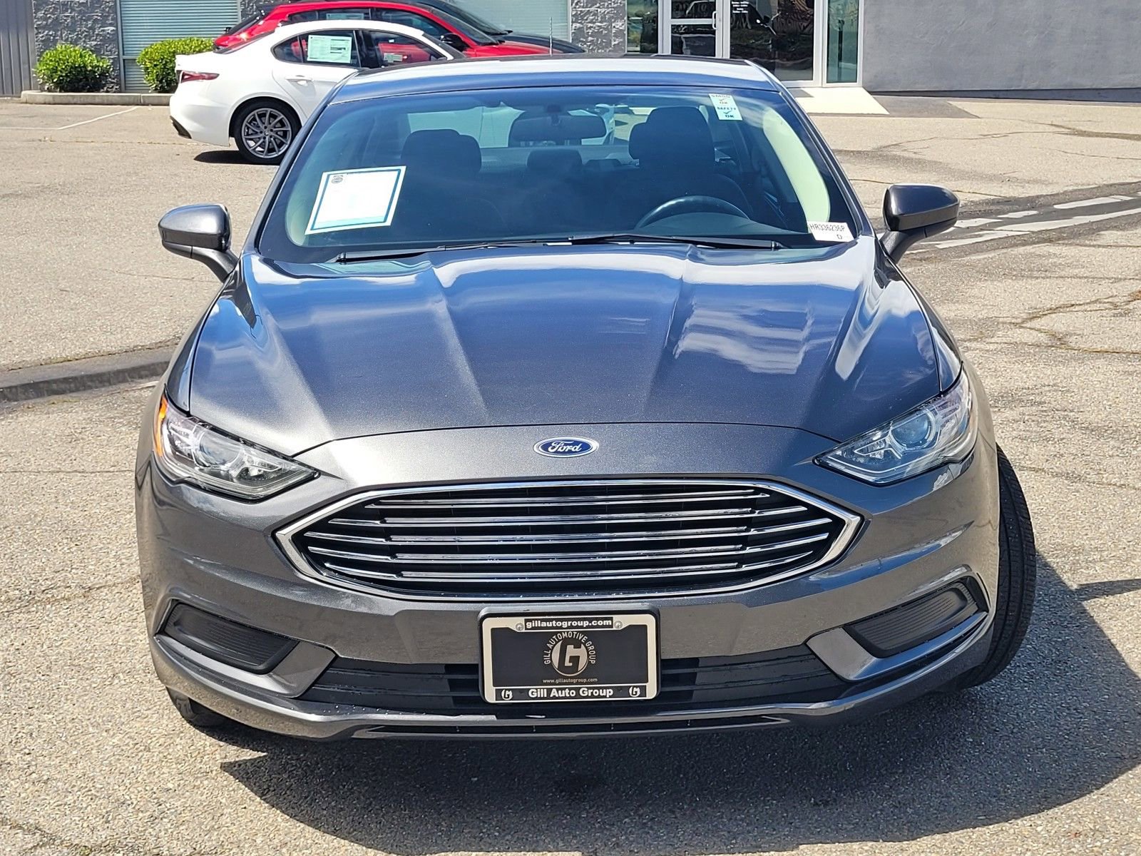 Used 2017 Ford Fusion SE w/ Fusion SE Technology Package image 2