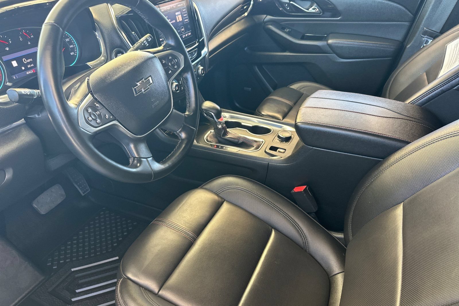 Used 2023 Chevrolet Traverse RS FWD image 10