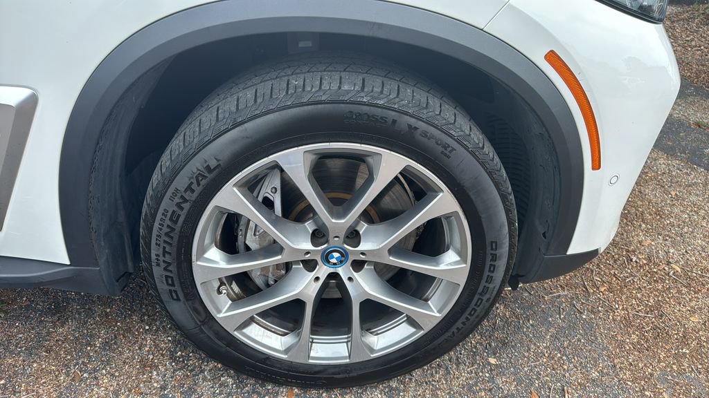 Used 2025 BMW X5 xDrive50e AWD/4WD image 23