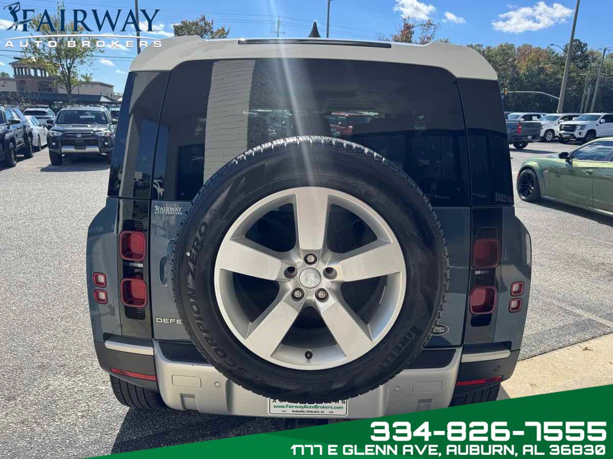 Used 2023 Land Rover Defender 110 SE image 7