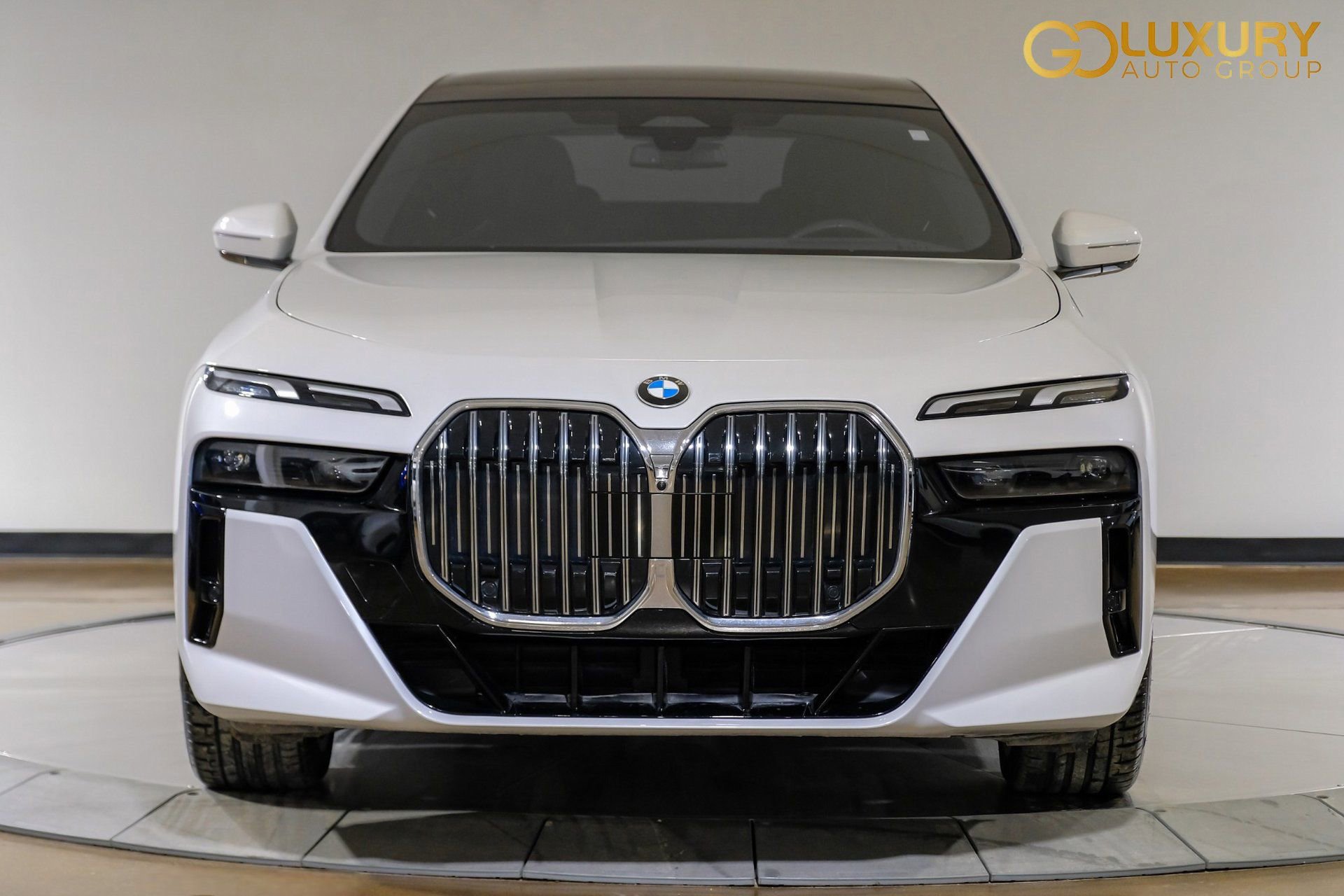 Used 2024 BMW 740i w/ Premium Package 2 image 7