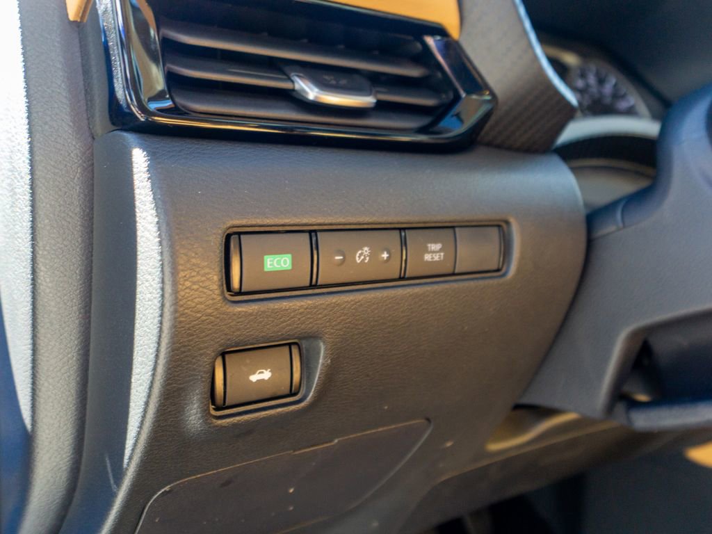 Used 2023 Nissan Sentra SV w/ SV Premium Package image 18