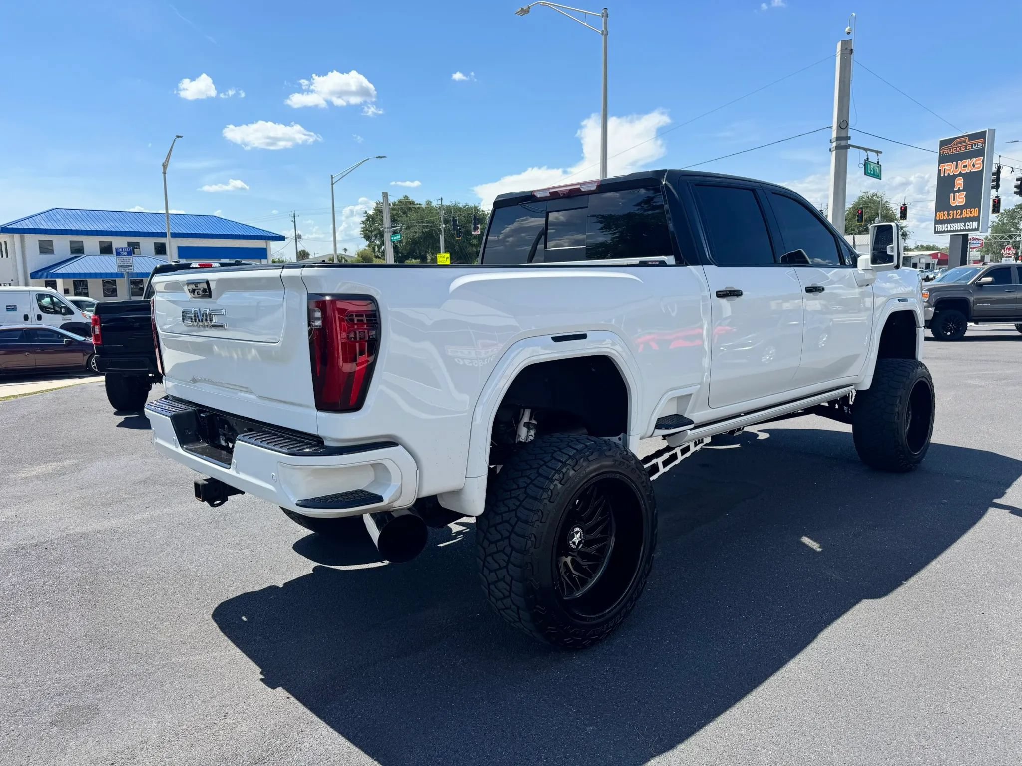 Used 2024 GMC Sierra 2500 Denali Ultimate AWD/4WD image 5