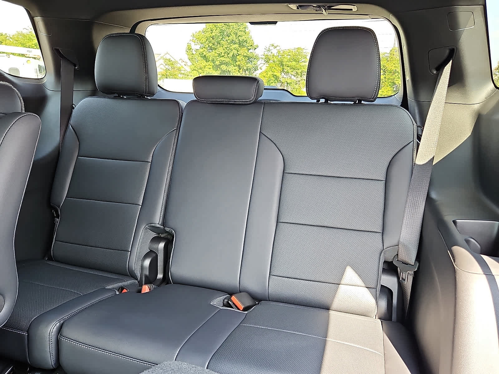 New 2027 Chevrolet Traverse LT w/ Driver Confidence Package FWD image 9