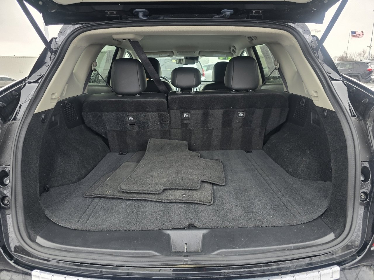 Used 2024 Nissan Murano SV image 12