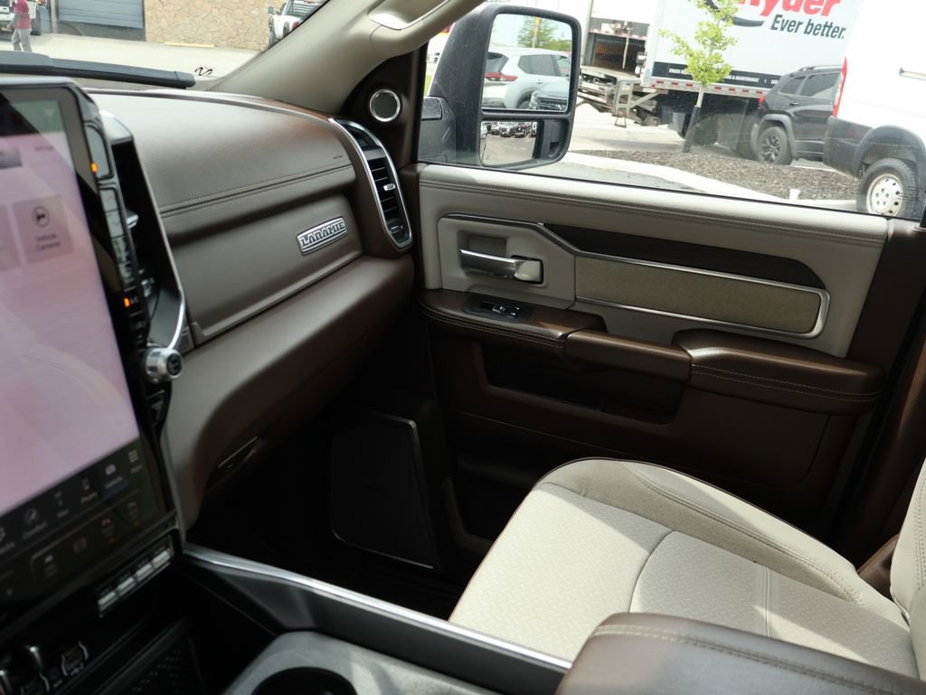 Used 2025 RAM 2500 Laramie AWD/4WD image 25