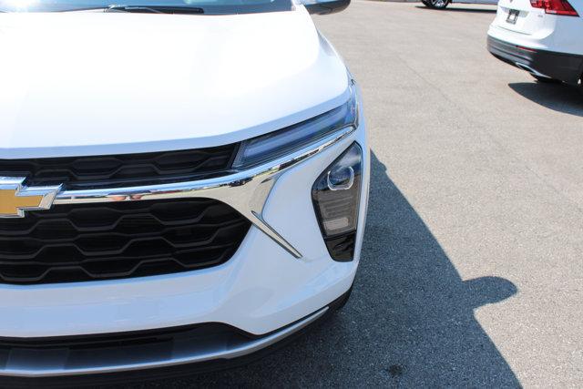 Used 2024 Chevrolet Trax LT w/ Driver Confidence Package FWD image 38
