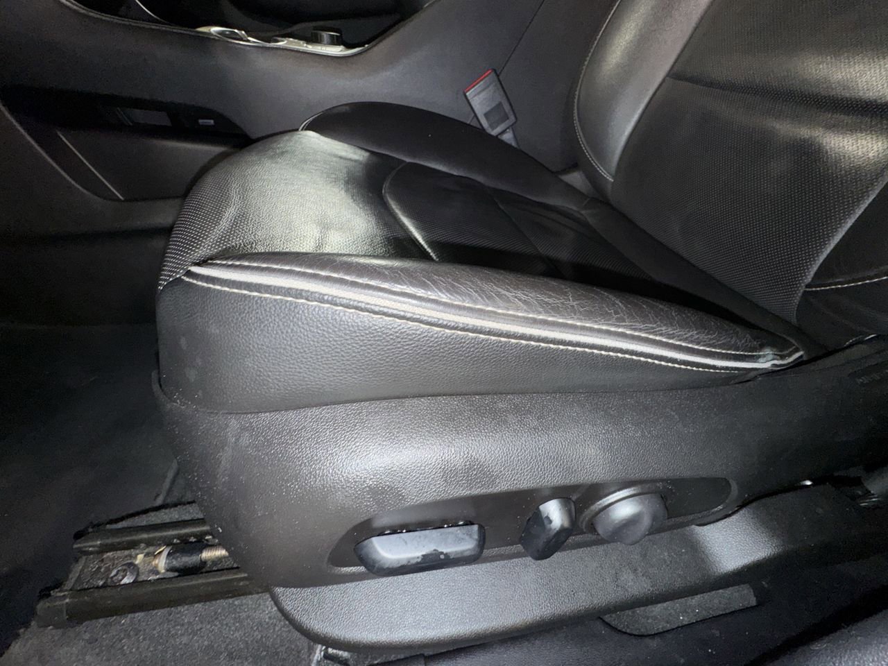 Used 2018 GMC Terrain Denali w/ Advanced Safety Package image 17