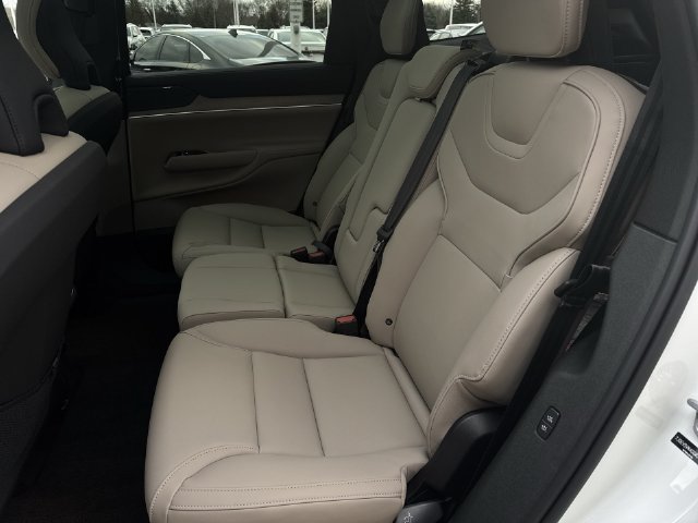 New 2025 Volvo EX90 Plus AWD/4WD image 26