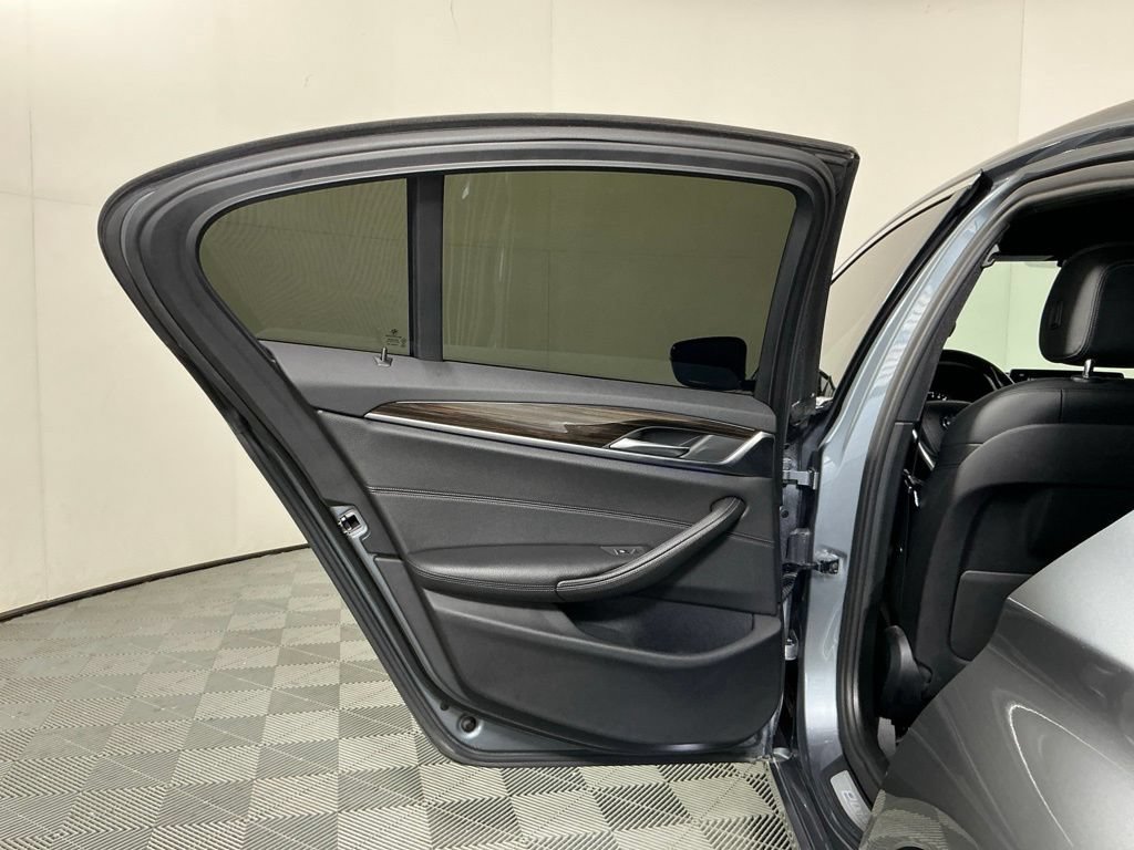 Used 2018 BMW 530e w/ Premium Package 2 RWD image 24