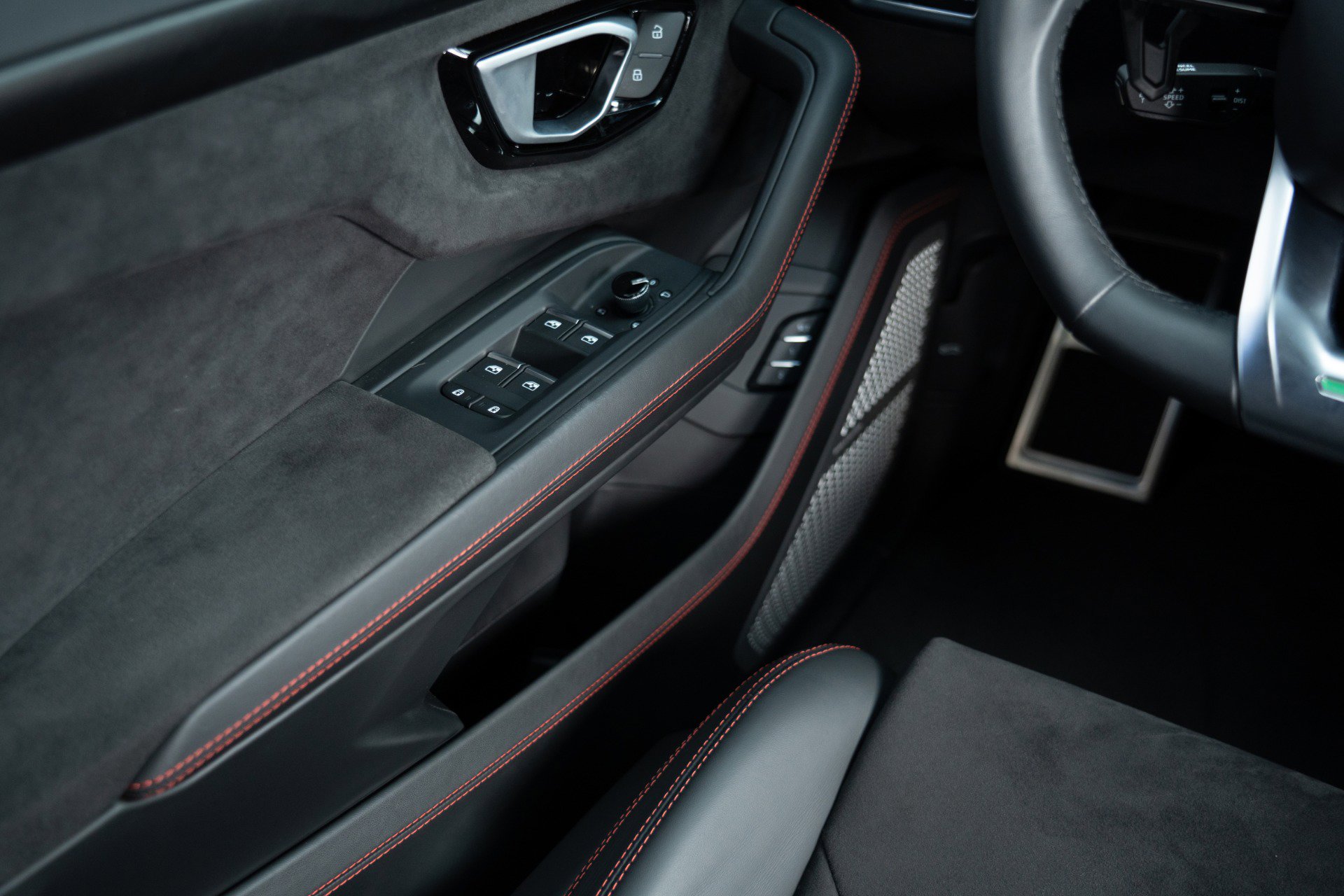 Used 2024 Lamborghini Urus S image 44