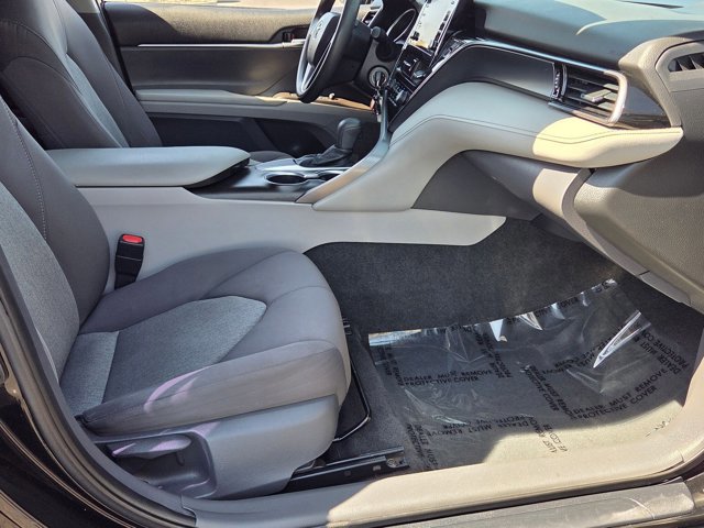 Used 2021 Toyota Camry LE image 20