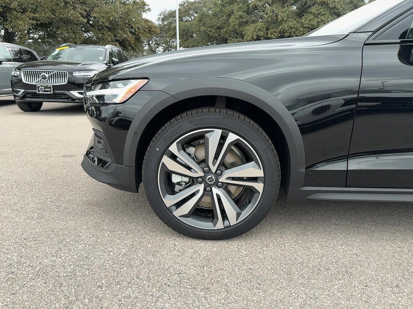 New 2026 Volvo V60 B5 Cross Country Plus w/ Protection Package Premier AWD/4WD image 9