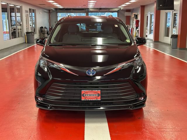 Certified 2025 Toyota Sienna XLE w/ XLE Plus Package AWD/4WD image 8