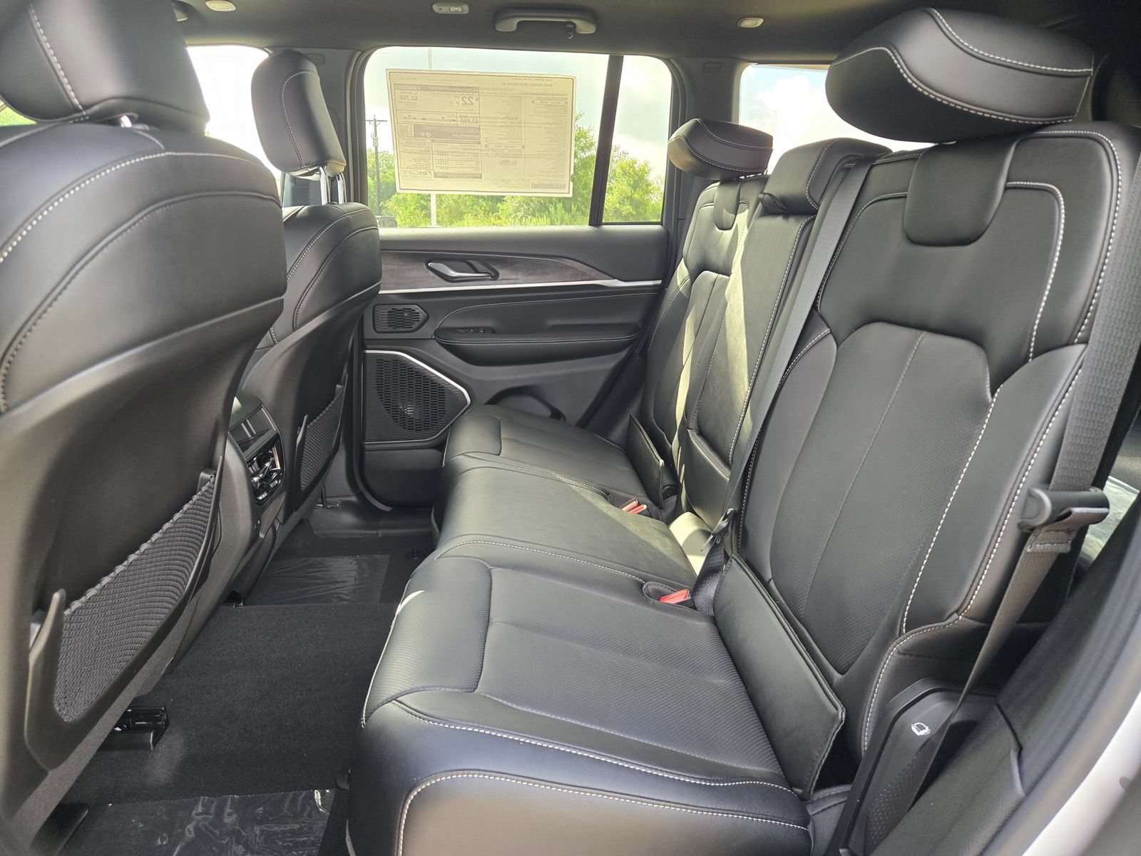 New 2026 Jeep Grand Cherokee Limited AWD/4WD image 13