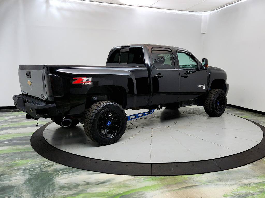 Used 2014 Chevrolet Silverado 2500 LTZ w/ LTZ Plus Package AWD/4WD image 5