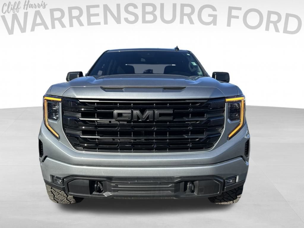 Used 2025 GMC Sierra 1500 Elevation image 2