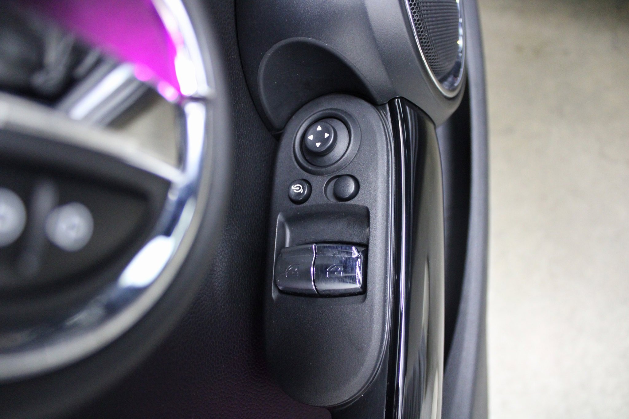 Used 2019 MINI Cooper S image 13