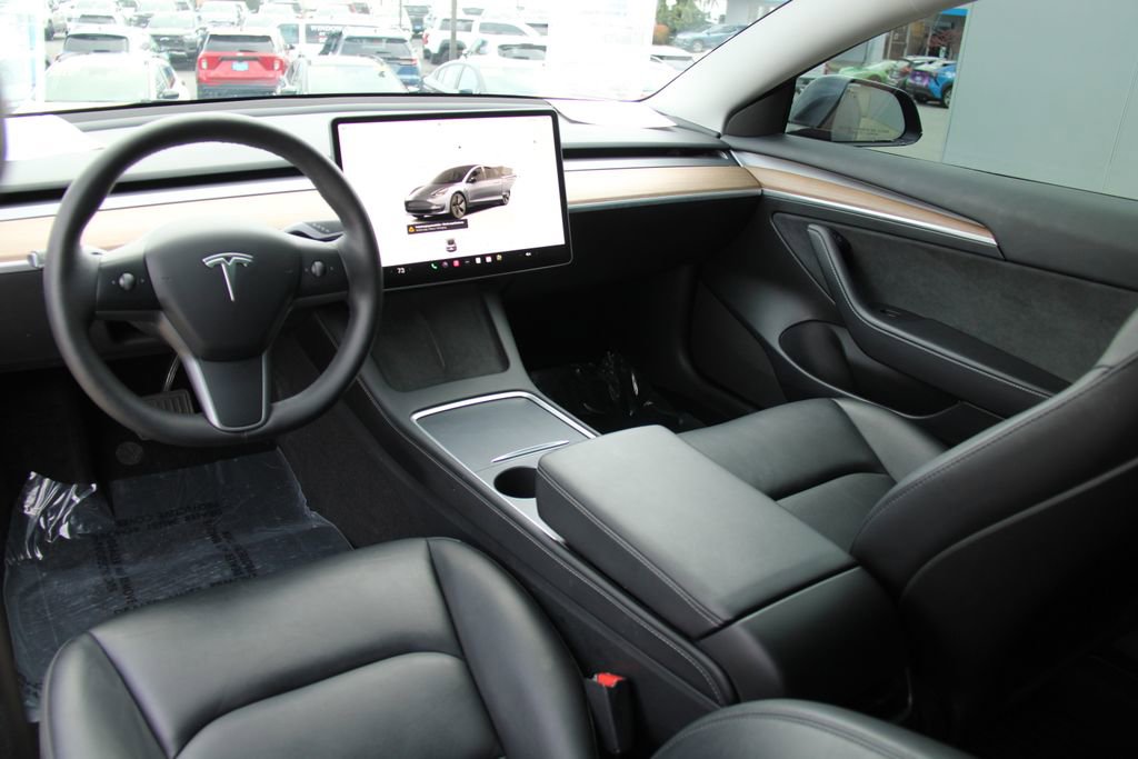 Used 2023 Tesla Model 3 Standard Range image 25